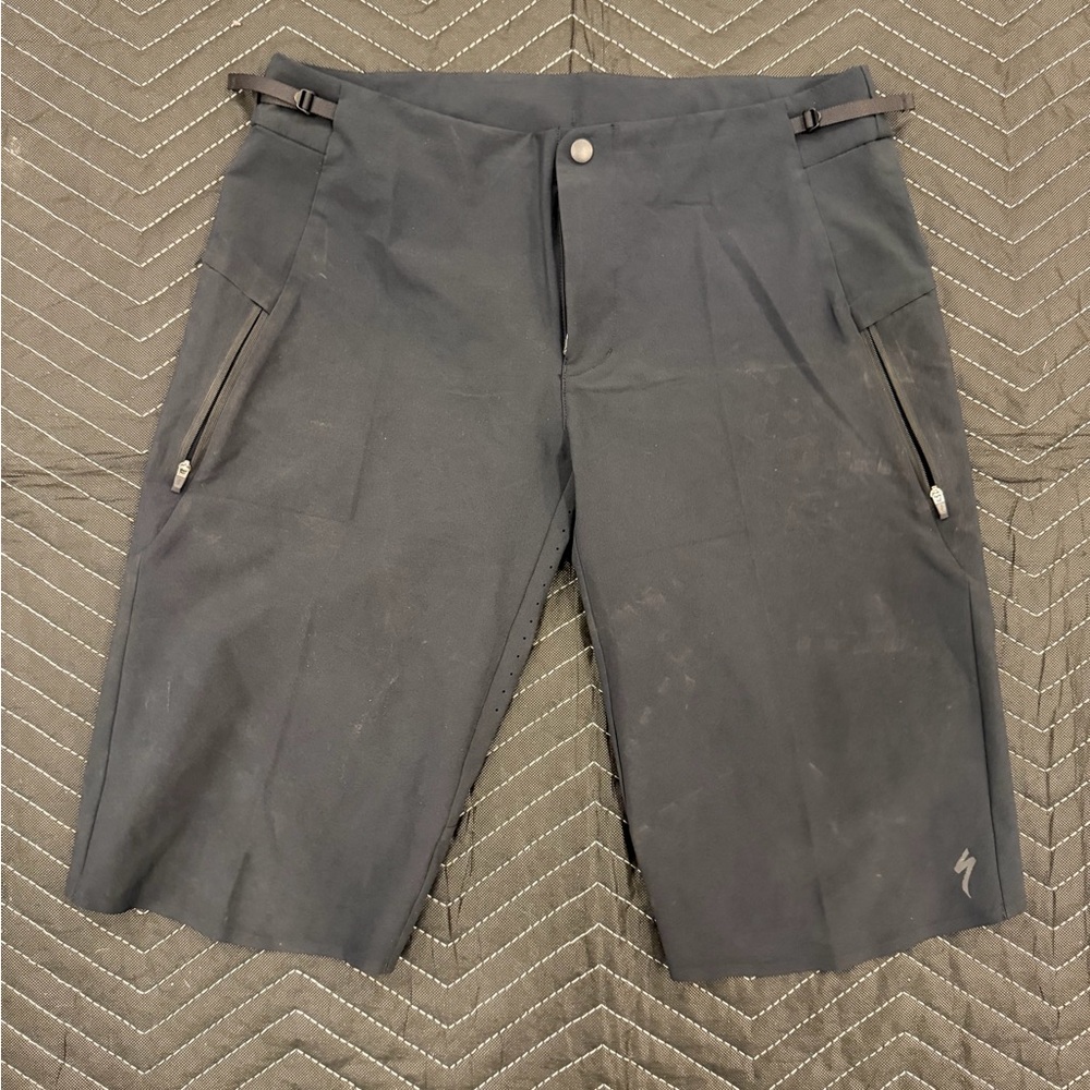 Specialized  Black Trail Cargo Short - Men's